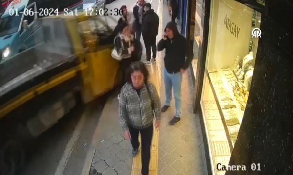 İzmir'de kamyonet dehşeti!